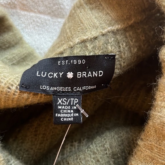lucky brand sweater - Picture 2 of 3